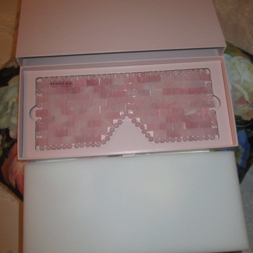 Reviving Quartz Eye Mask Set - Picture 2 of 6